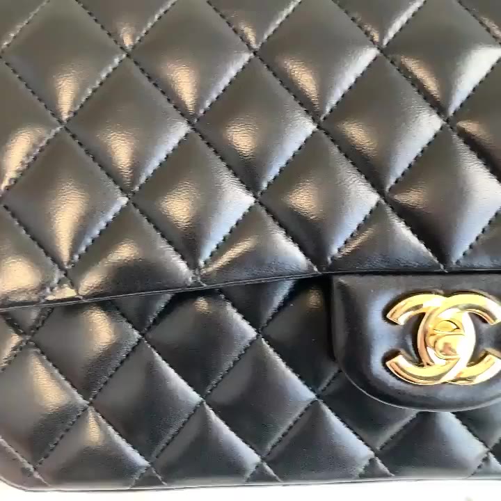 ❌❌ SOLD in a flash ❌❌ Photos do not do this beauty justice. JET-BLACK, BUTTERY…