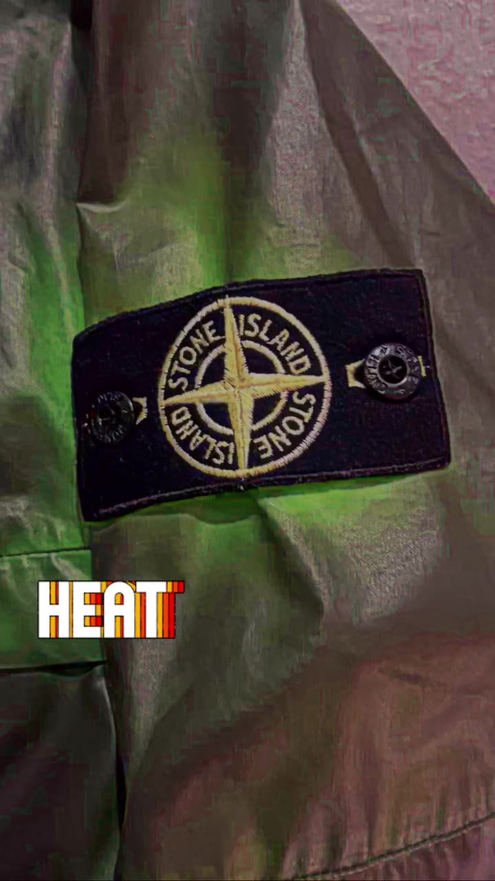 Stone island heat reactive jacket from 2011, change colour from black to…