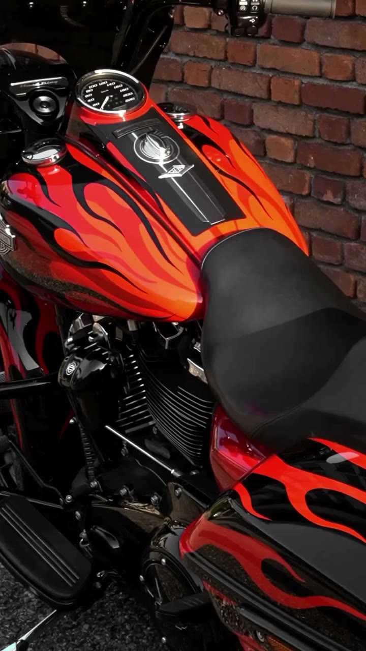 Eccovi svelati finalmente i due modelli Harley-Davidson® totalmente…