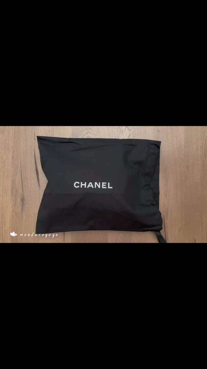 🍂Unboxing! 24A Emerald mini with top handle 🍂 ✅Available ✨$6xxx ✨Size: Mini…