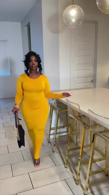 I’m like sunshine, brighten your day. ☀️ 🔎: Mock Neck Dress…