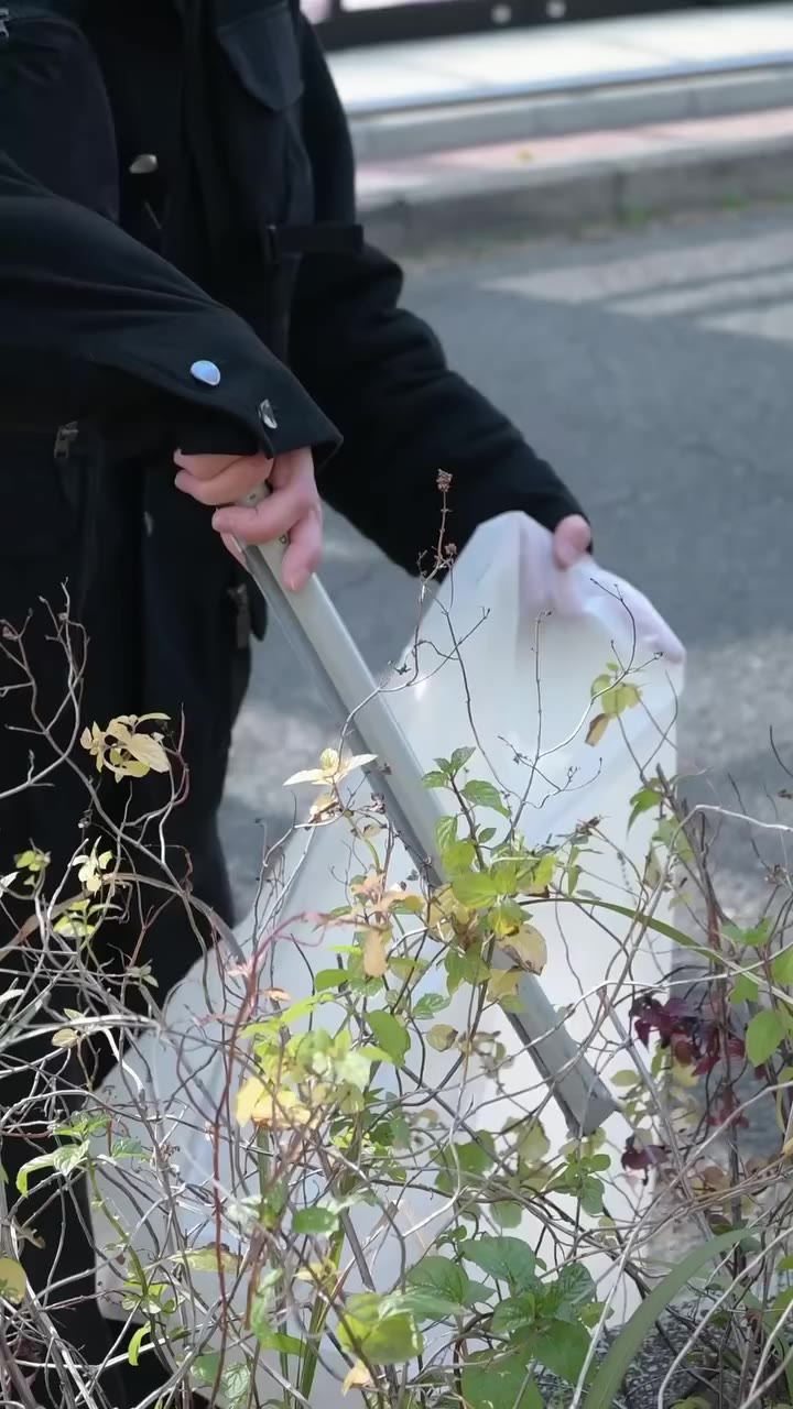 ・ “Circle of Cleanup” 「清掃活動の輪」 地球環境を意識する「円」 原宿エリアを取り巻く「圏」 仲間同士を繋ぐ「輪」…