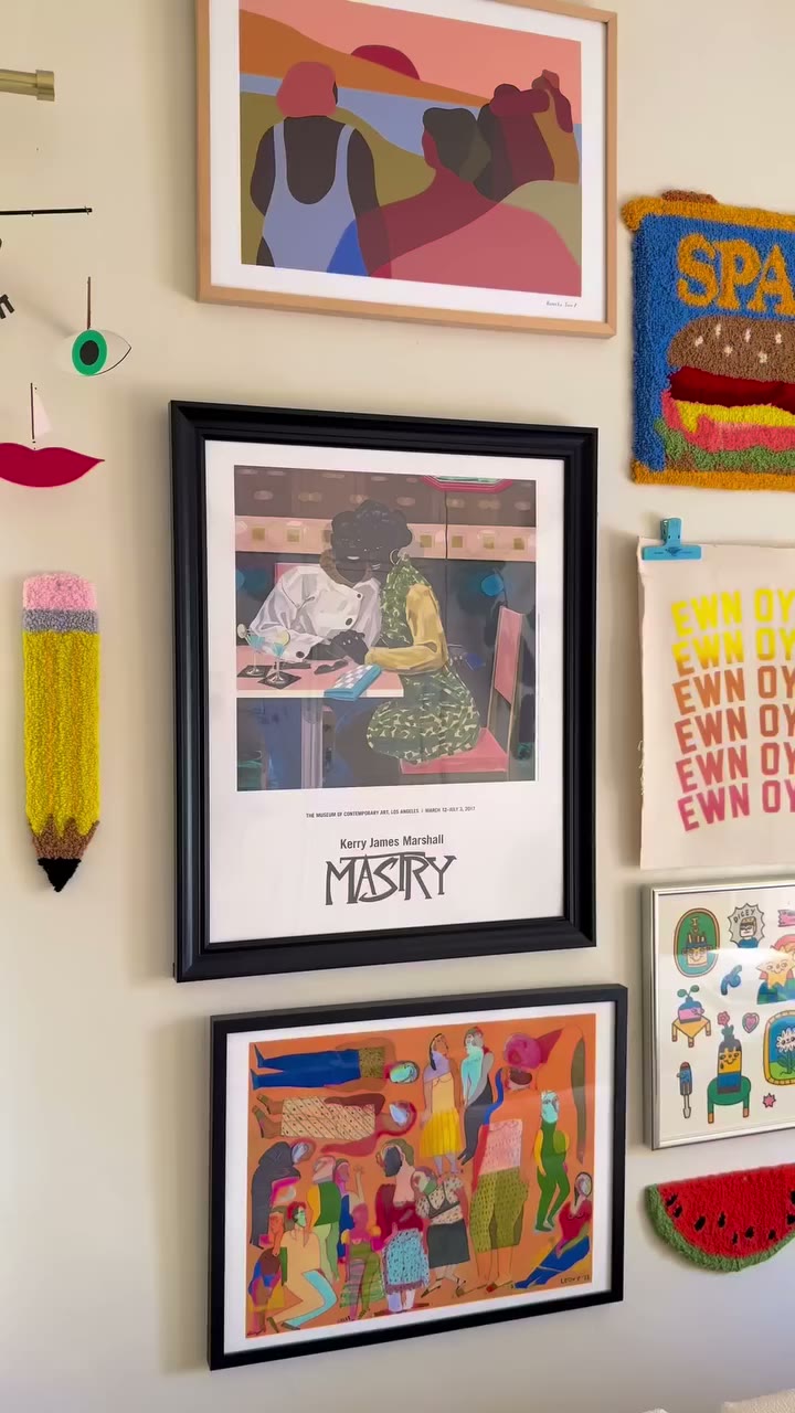 I love that every wall in this apartment has art on it, you can never have too…