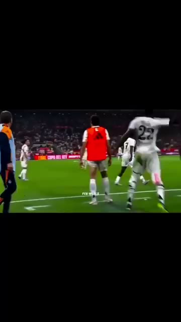 Rüdiger dice que te pases por la web el sábado 3 a las 12:00 #newdrop…