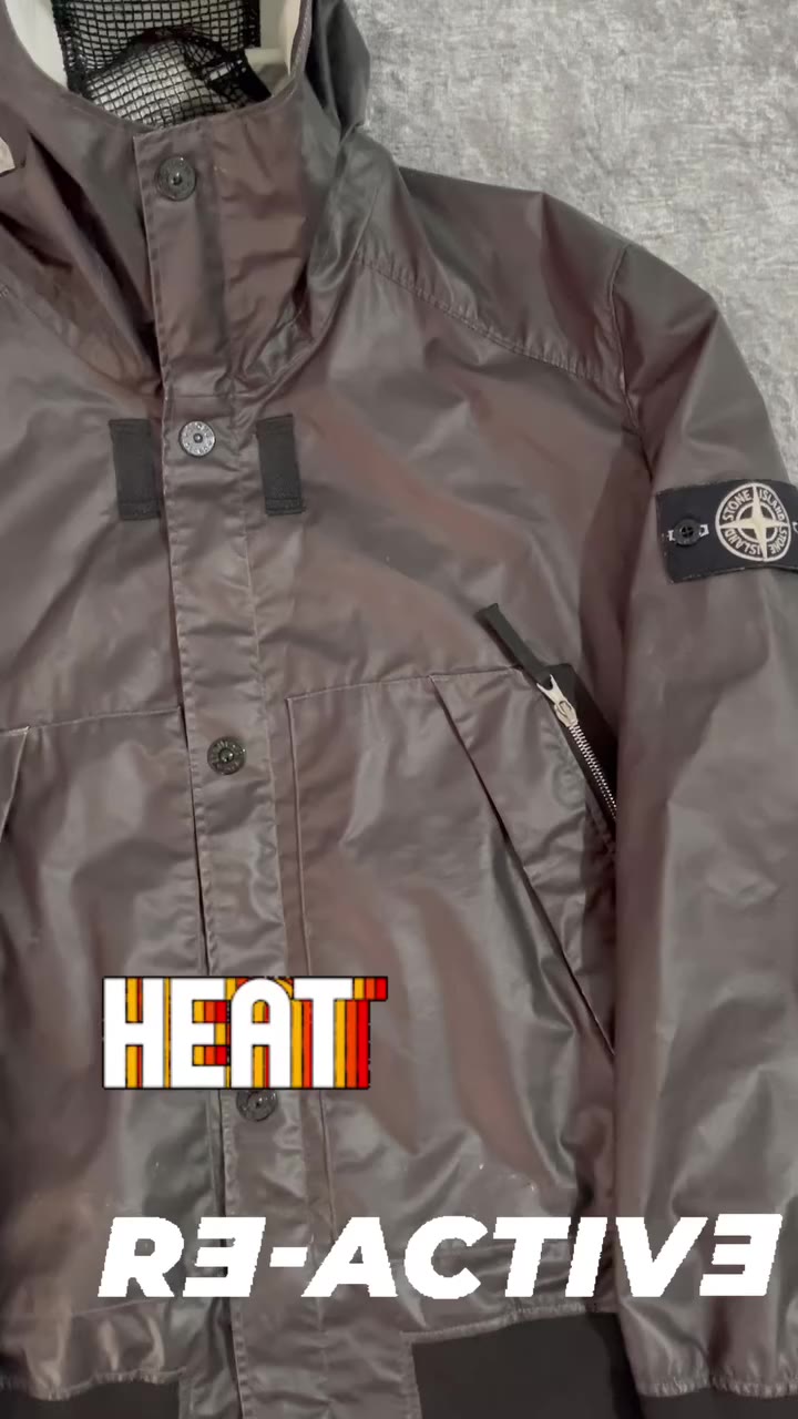 Stone island heat reactive jacket from 2010, change colour from brown to cream…