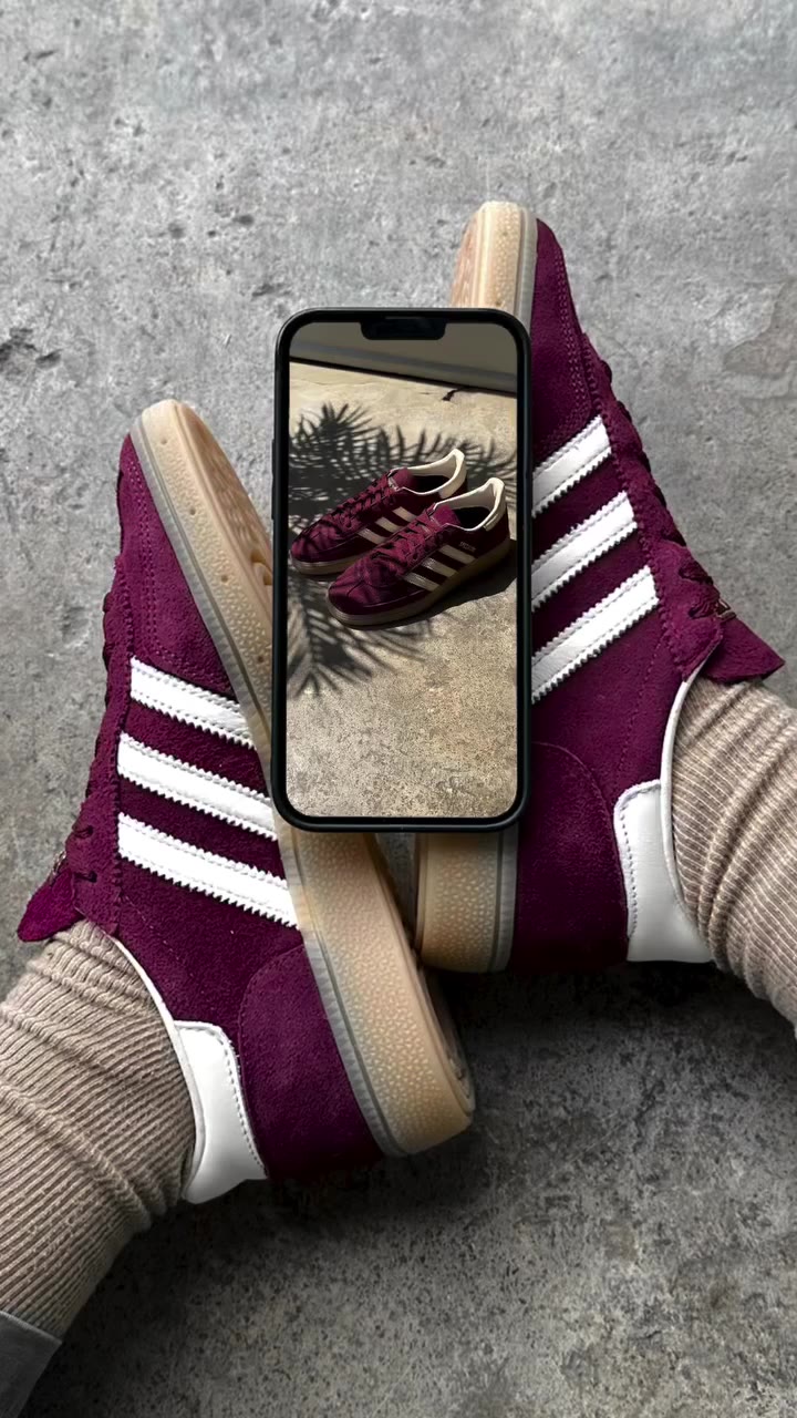 Burgundy Hits Different 🍇 The women’s adidas Originals Handball Spezial…