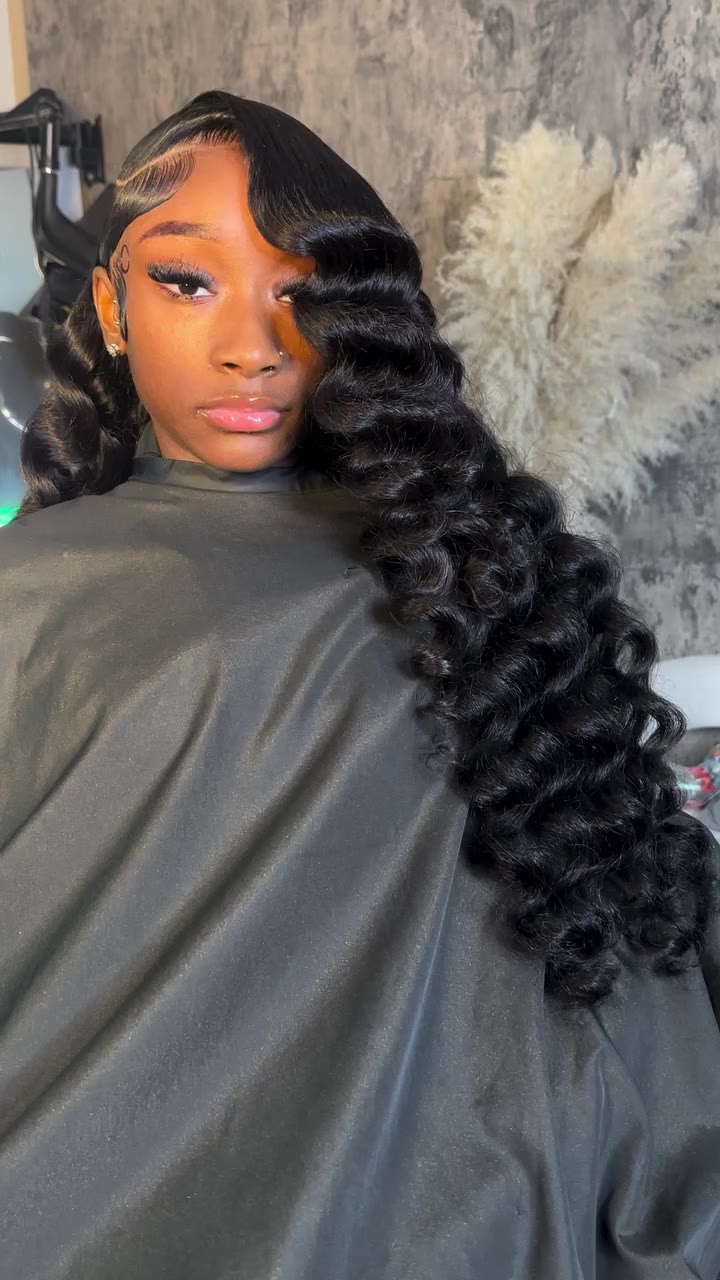 Happy Friday Frontal Wig+Wand Curls Using Deepwave Wig From @loxx_of_hair Use…