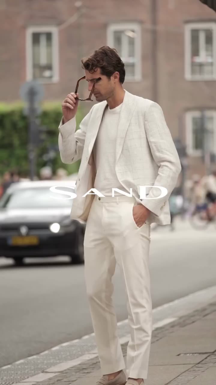 Style that flows with the city.