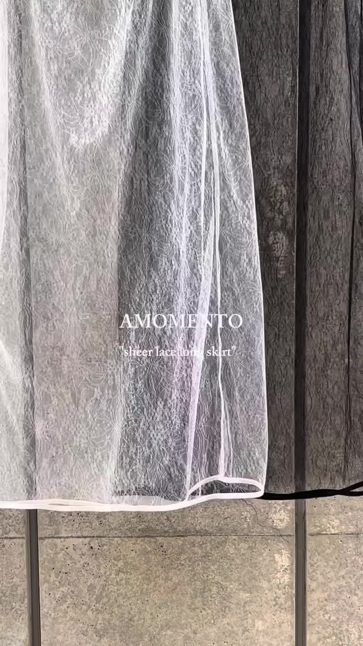 〈 AMOMENTO 〉 "SHEER LACE LONG SKIRT" COL: WHITE / BLACK SIZE: 0 ¥20,900 TAX IN…