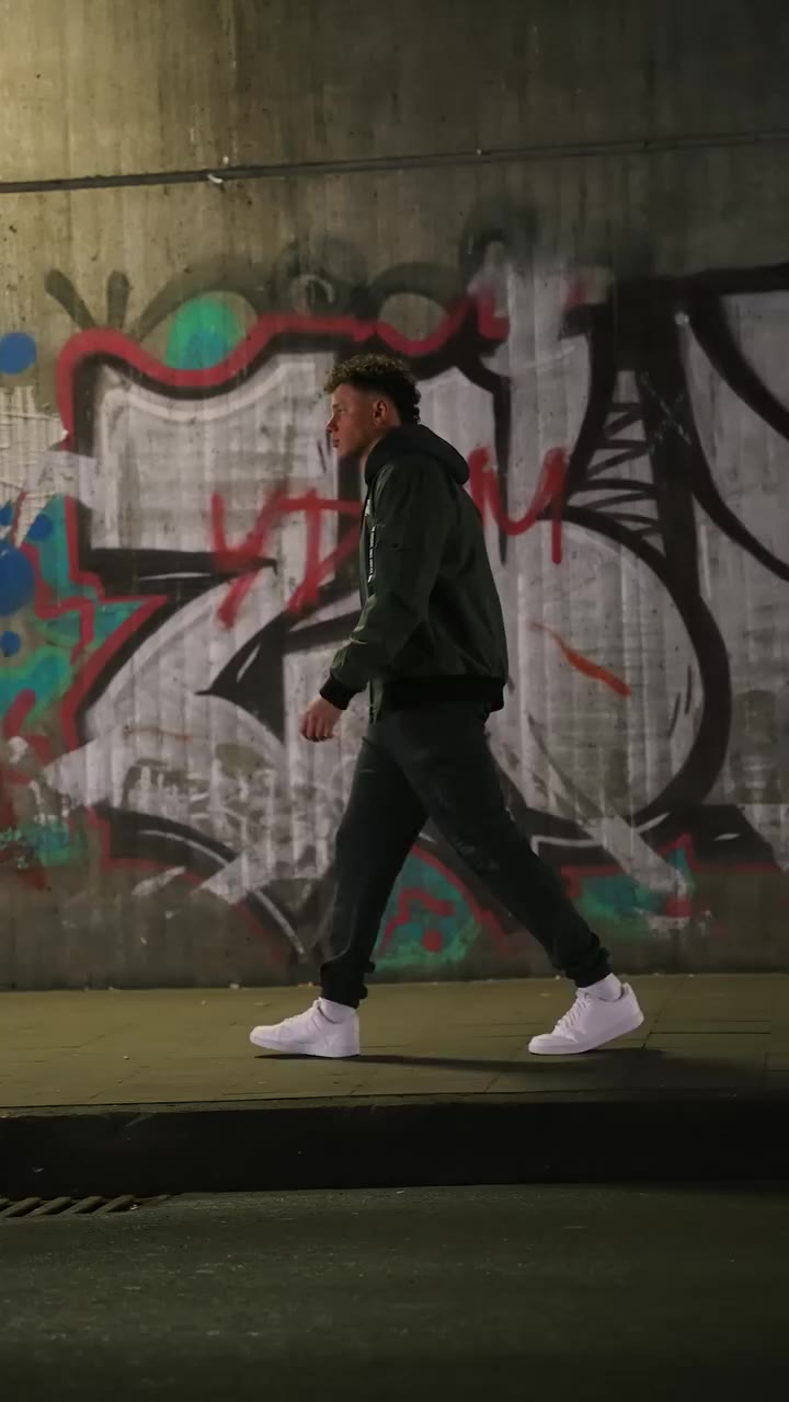 All eyes on the fit 👀 #streetstyle #lonsdalelondon #lonsdale #streetwear