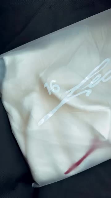 今天來開箱 16Leclerc SIGNATURE KNIT HOODIE CREAM