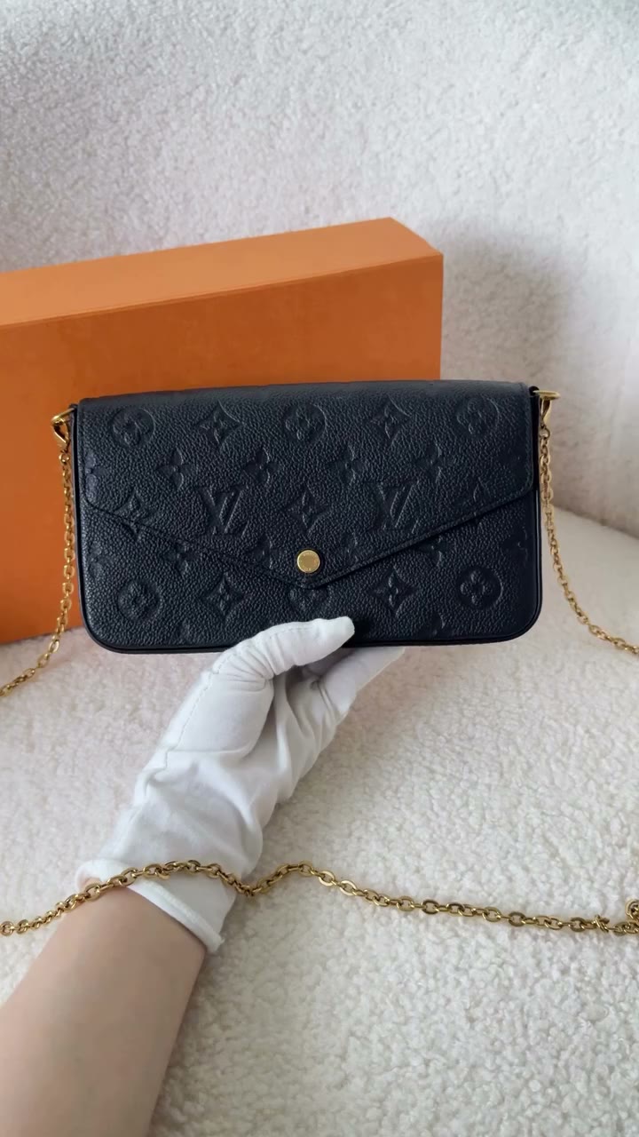$1390 SGD Felicie Pochette Empreinte Leather Excellent condition -Black…