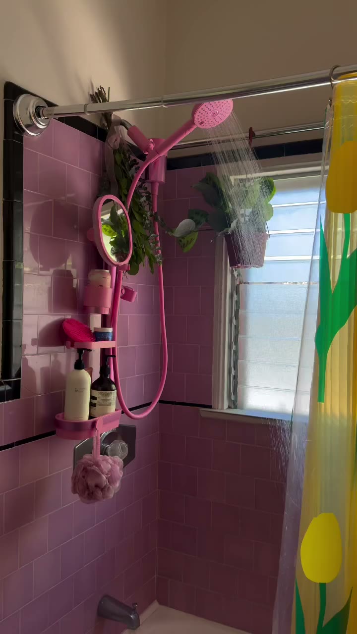 The best gift I’ve ever given myself @sprooshome . . . #vintagebathroom…
