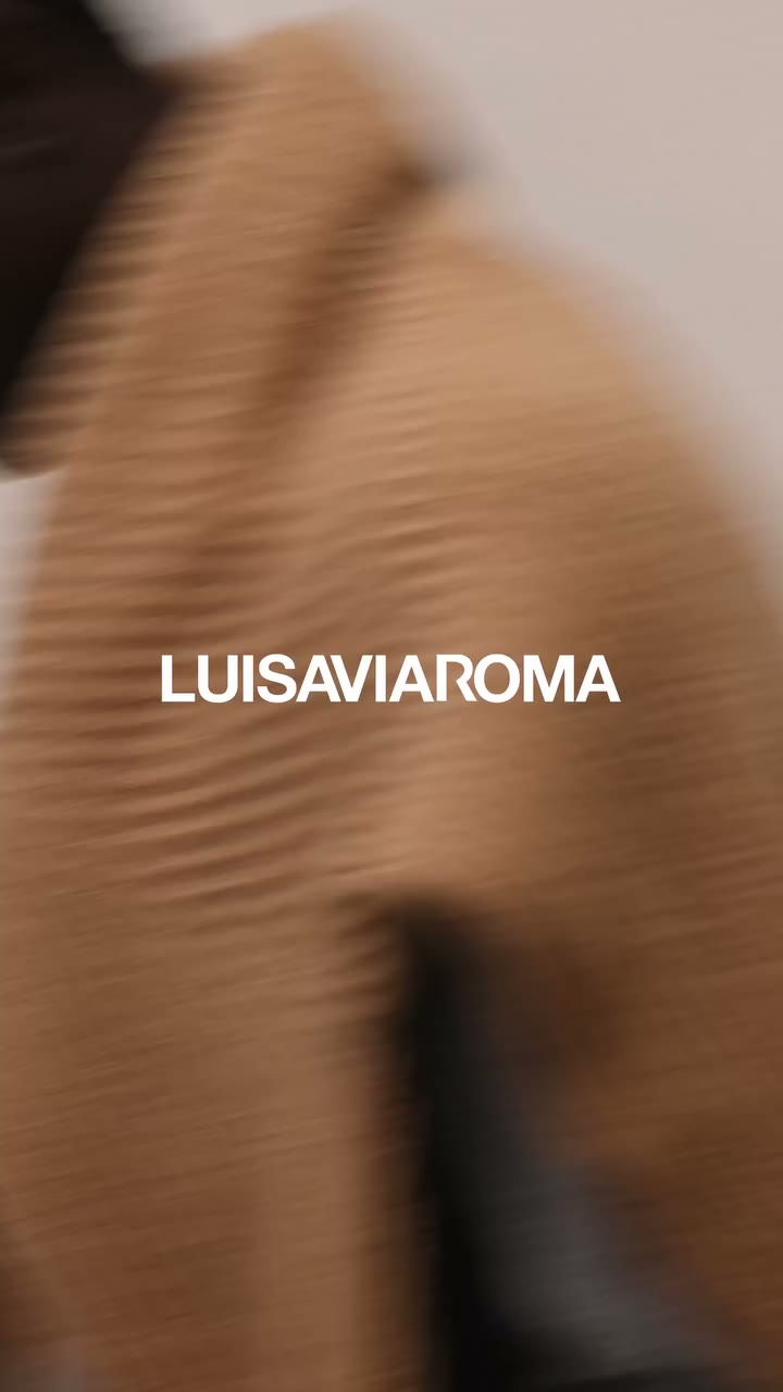 A study in modern knitwear. Cardigans and sweaters shaped by refined textures…