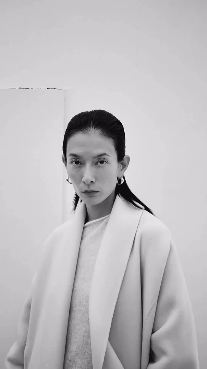 @liuyuhy Wearing our classic wool coat and sterling silver earrings