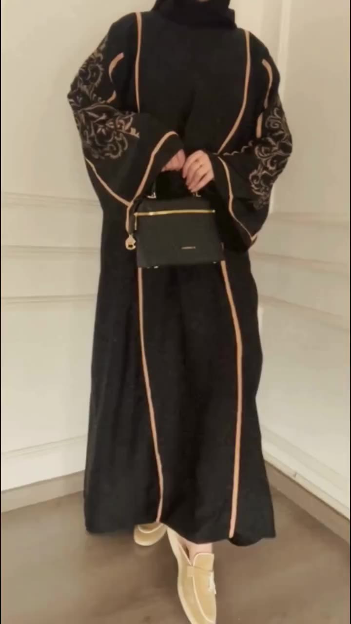 ✨ Mules élégantes & faciles à porter ✨ Le modèle parfait qui s’accorde avec…