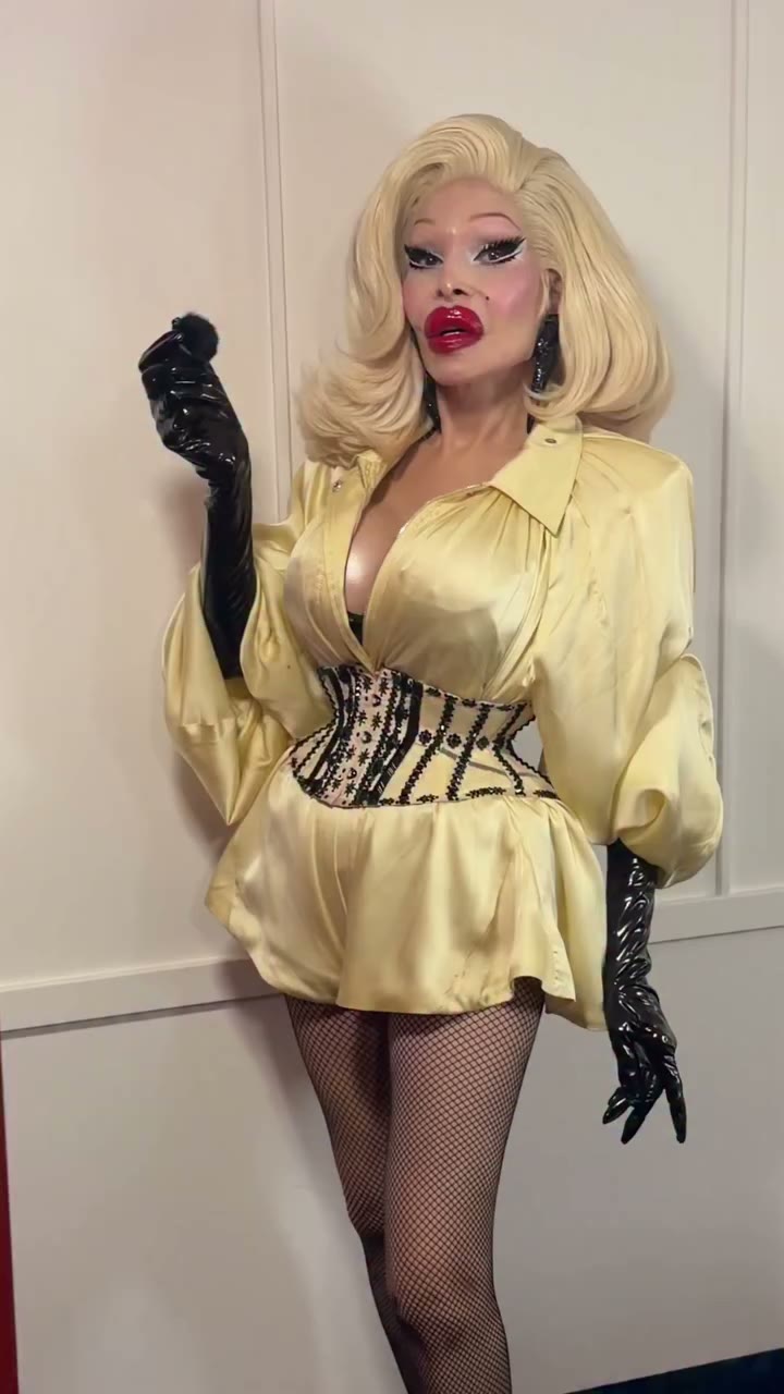 Join us with @AmandaLepore for a scandi-glam evening at @thestandardlondon for…