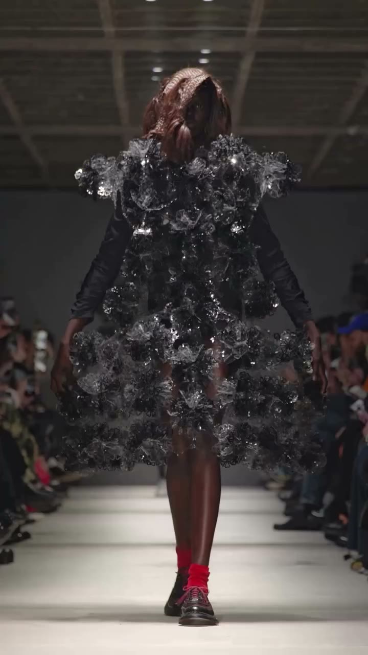 noir kei ninomiya FW26 DARK BLOOMING Hair & Make up: Shinji KONISHI…