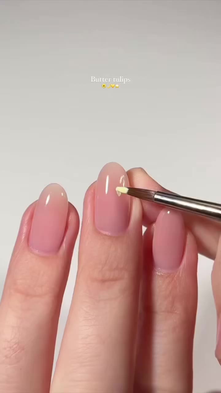 Your spring manicure, upgraded 🌼 💅 nailartbydaisy