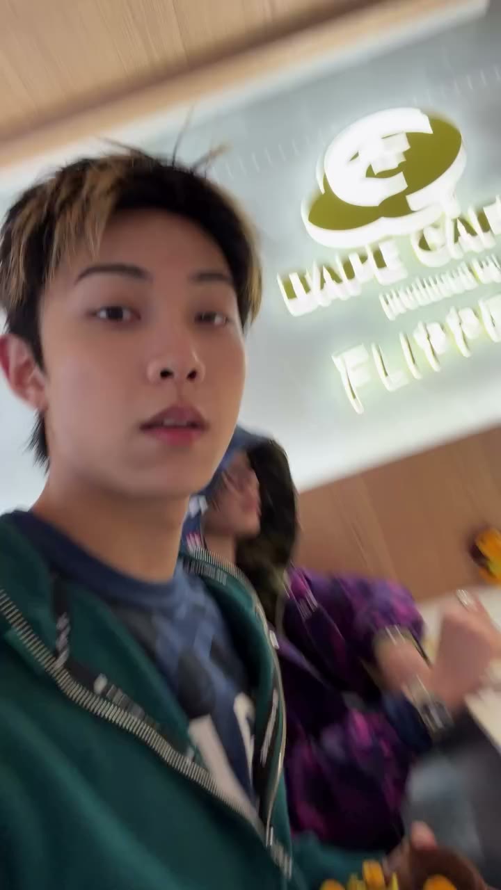 Selfie cam on 🎥 @lngshot4sho taking over BAPE®️ account for a moment!…