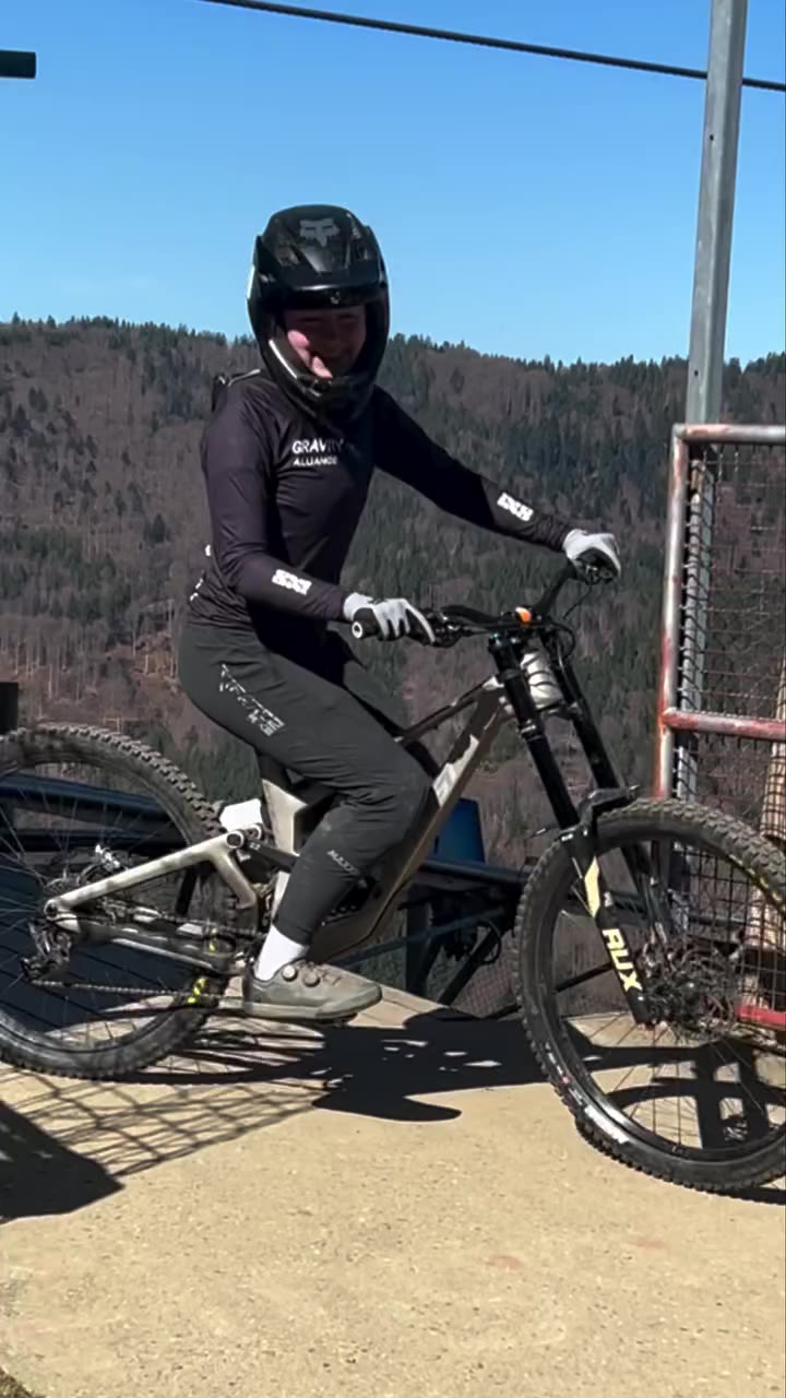 spring is finally baaaaack🌸 @bikepark_todtnau served prime conditions🤌🏼 …