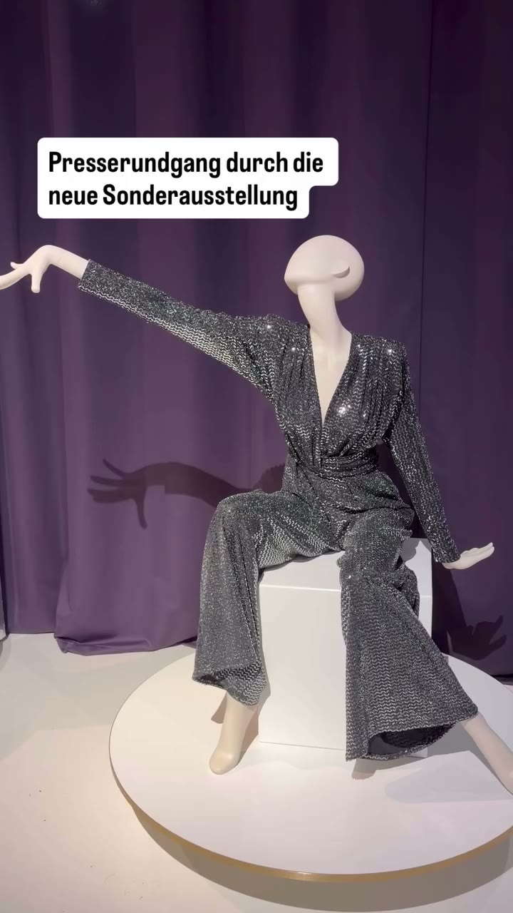 Presserundgang zur neuen Ausstellung „CELEBRATING FASHION - Talbot Runhof in…