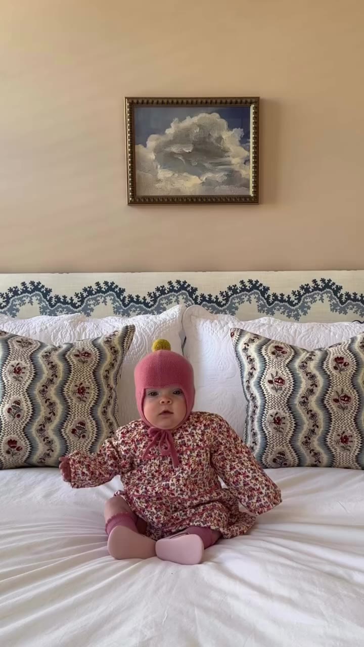 Outfits to fall for. @luc.iaflorence ‘s Honorine clad in our April flowers.