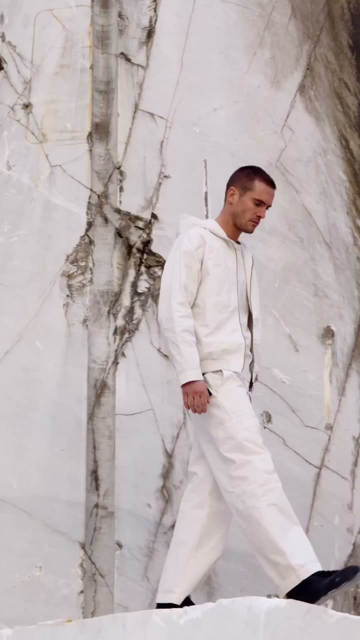 The pace changes, volume opens up, and style becomes more fluid. Oversized…