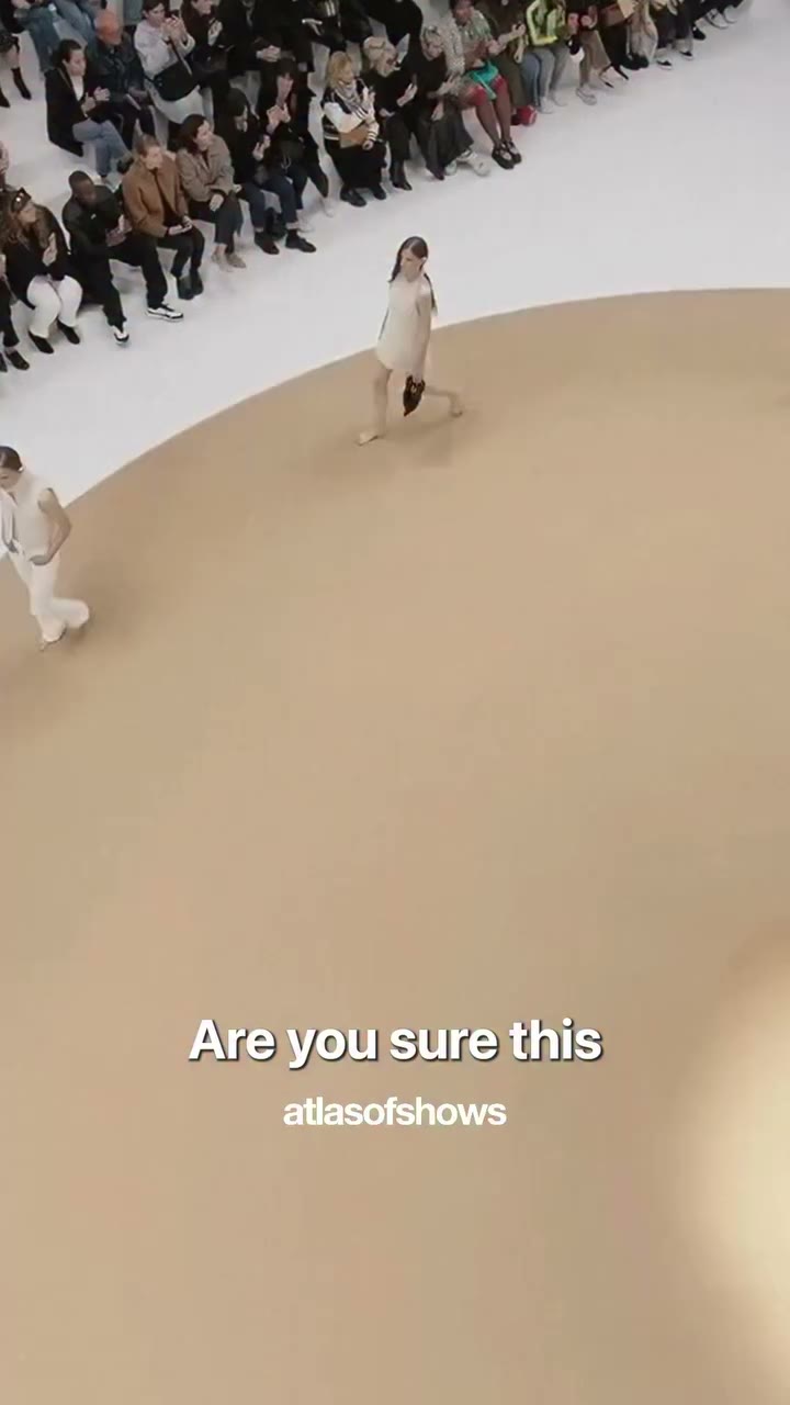 Nobody tells you that you are missing so much when you watch a fashion show…