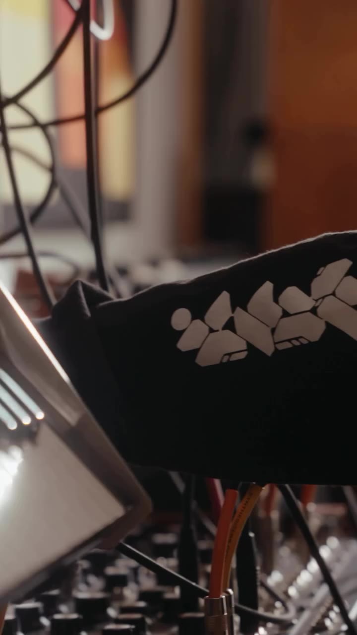 Built around the sound 🎛️ Press ▶️ on HOUSE at insomniacshop.com