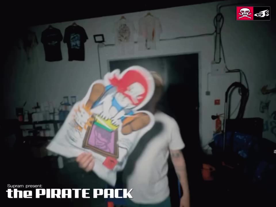 Pirate Pack : 3 tees + 1 necklace : 85€