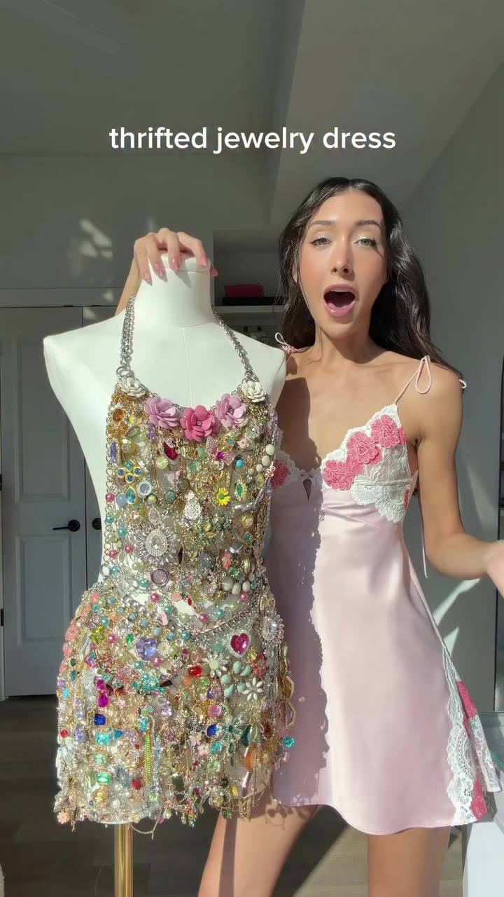 trying a jewelry dress 💗