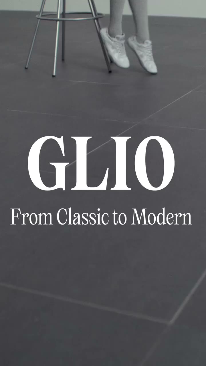 A soft shine in motion. GLIO SILVERMOON catches the light with every step— a…