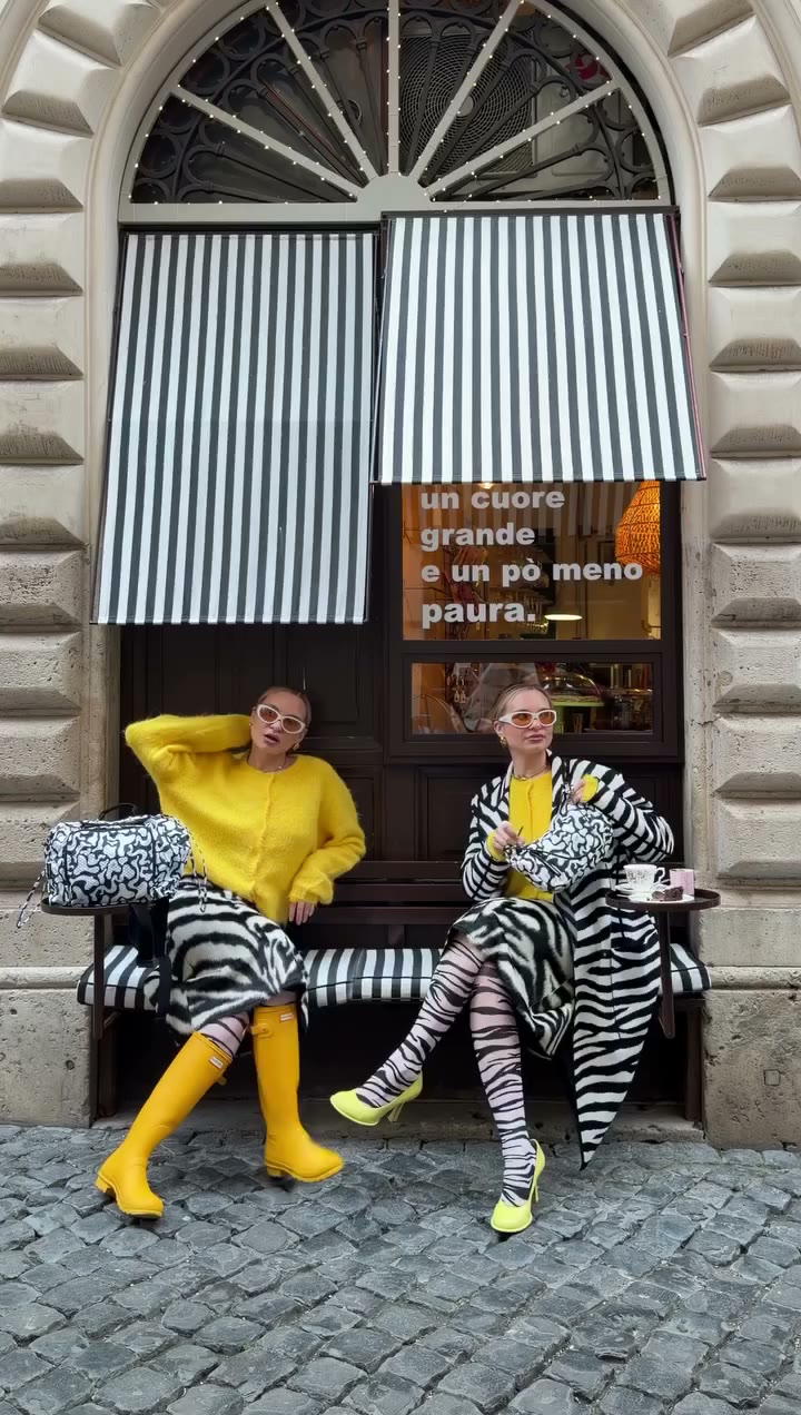 This is Viktoriia @vi_bogodist Caffè. Moiré. Repeat.