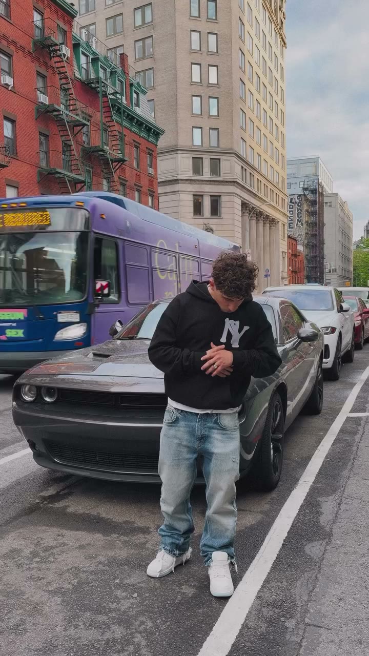 📍New York City New York embroidered hoodies available on site 🗽