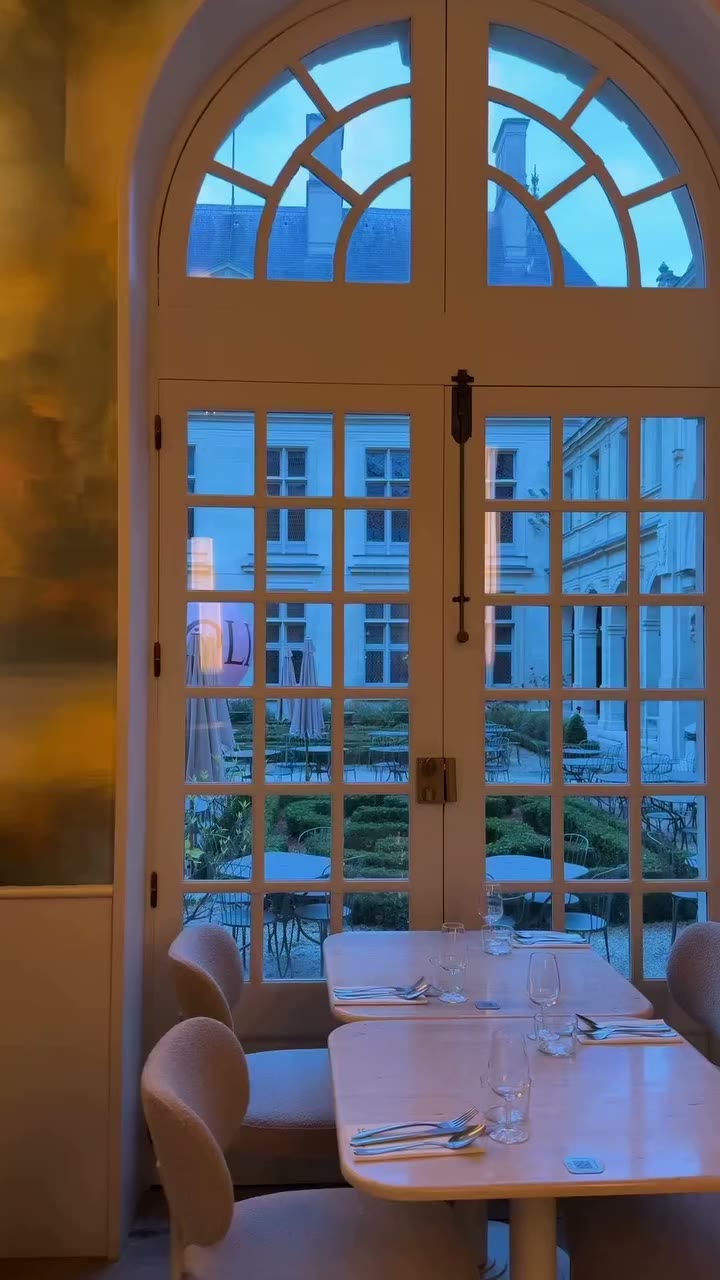 L’adresse parfaite pour célébrer une occasion spéciale à Paris ✨ Pour…