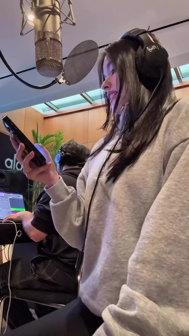 @brettkoolik 🎤🎶🧑🏻‍🩰