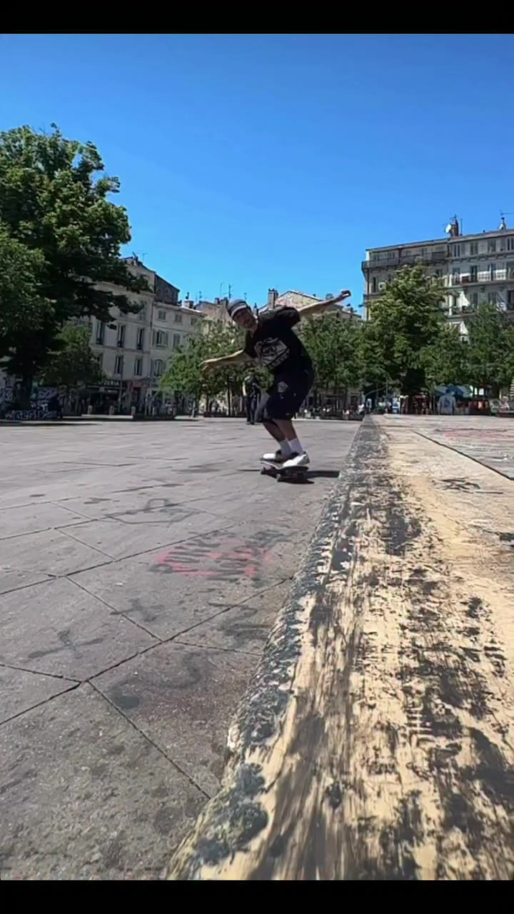 @remy_tav breaking in a pair of the yellow rough out LL2s over in sunny…
