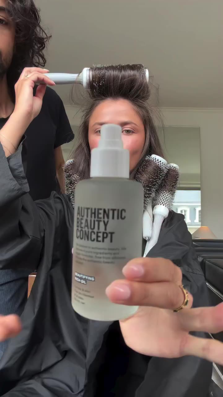 You know the drill by now, but let me show you what new hair oil I’m on!!…