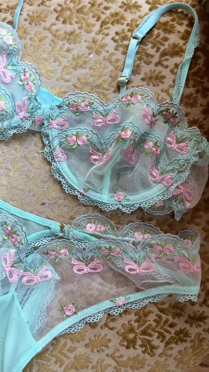 Lingerie to be seen 🎀