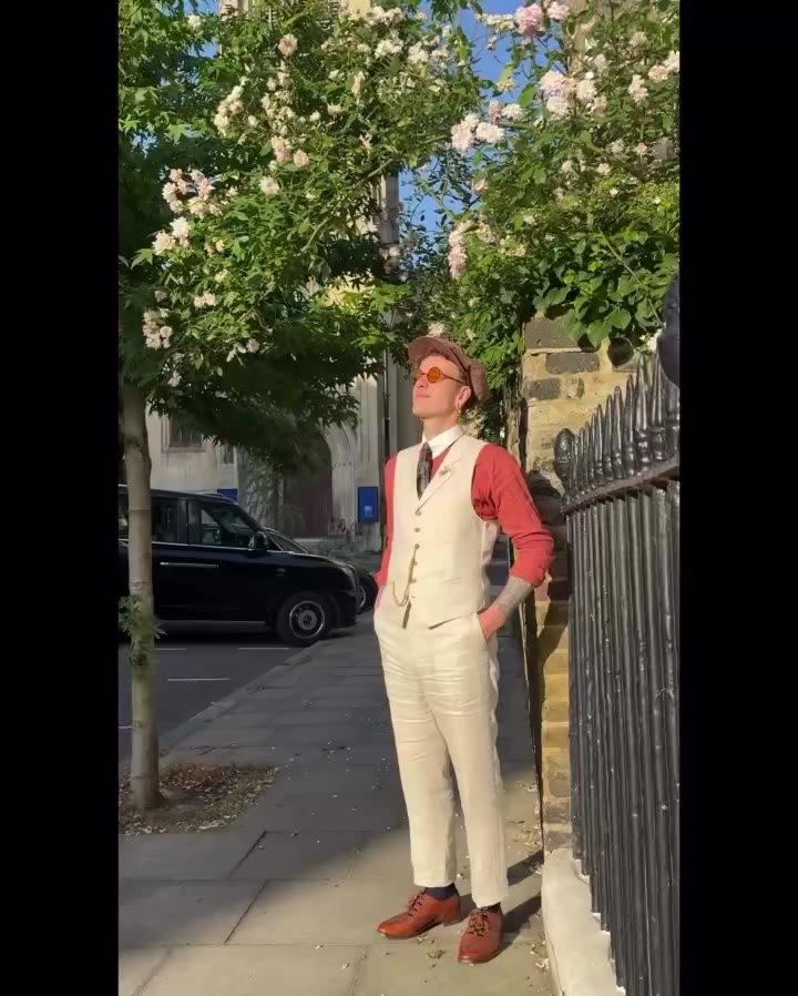My favorite outfits from my trip to England 🇬🇧 #vintagemenswear #20sfashion…