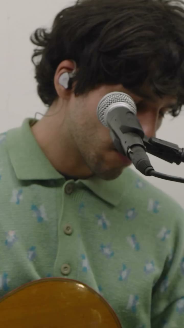@tiagocaetanomusic sings « Só Quero Viver » live from our Paris window Watch…
