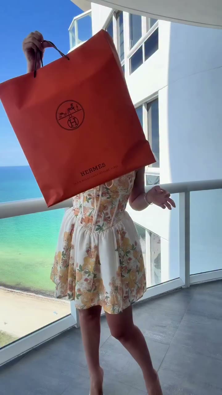 Doctor: You need more Vitamin C. Me: Say no more 🍊🧡✨ #hermes #hermesunboxing…