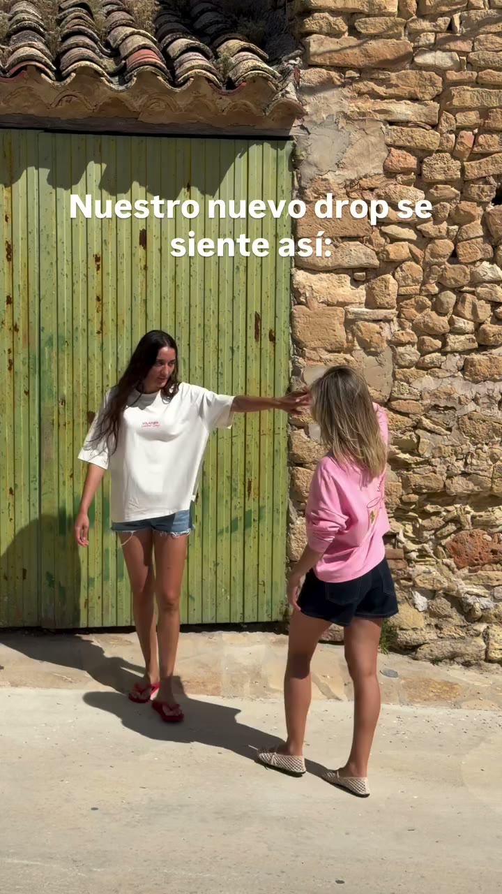 Vermú Club ya disponible 🫒 pueblo, plaza, vermú infinito, fiestas, sudadera y…