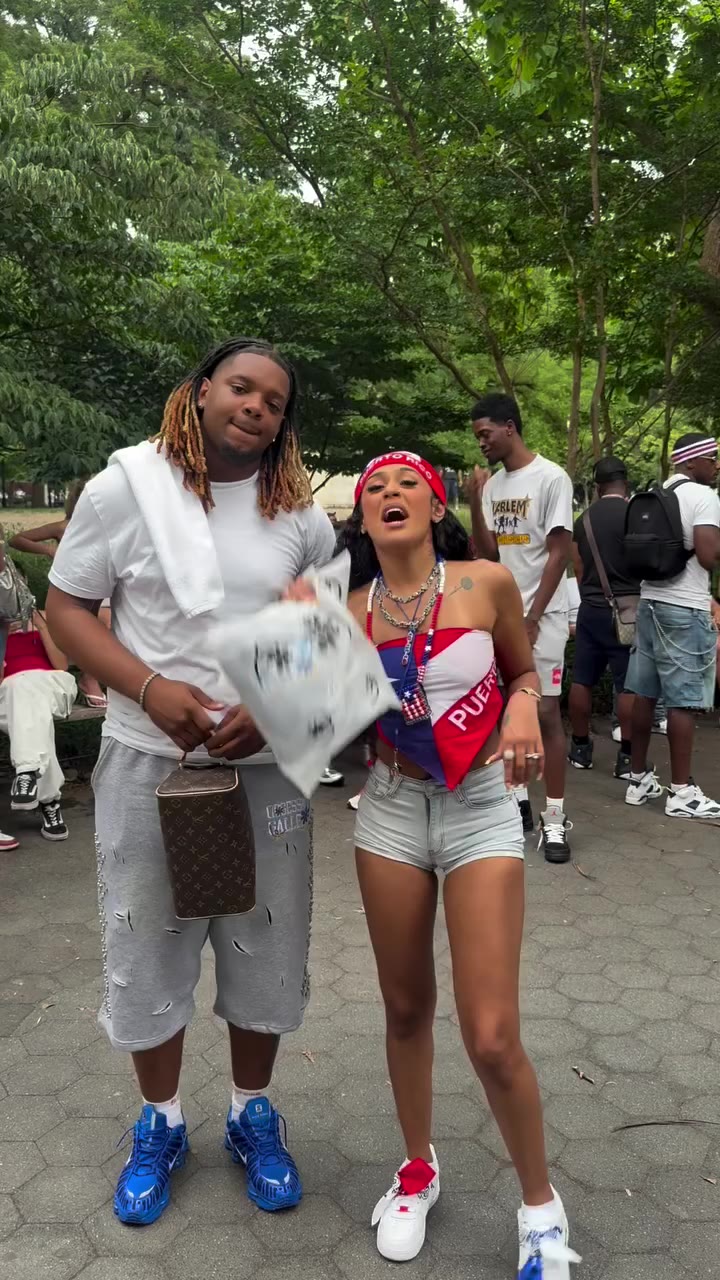 @macdaddyahna SHE WIT US, Twin said she wanted that new summer collection, so…