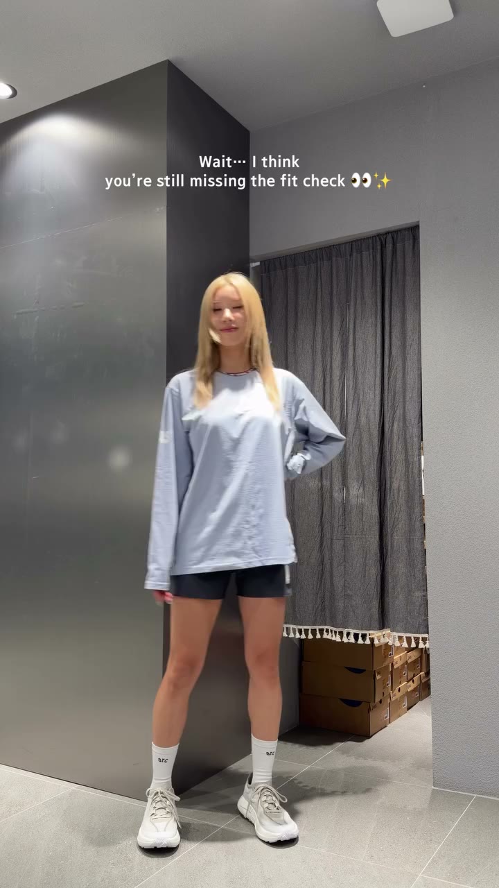 햇살이 너무 따가워서 저는 얇은 긴팔도 종종 찾게 되더라구요! 여러분은 어떻게 입고 러닝 하세요? 댓글에 ‘러닝복’ 남겨 주시면 제품 정보…