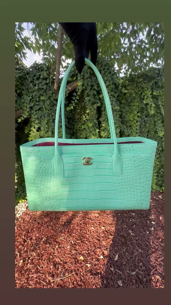 Soon on its way to a returning client this certified tote from 26A collection…