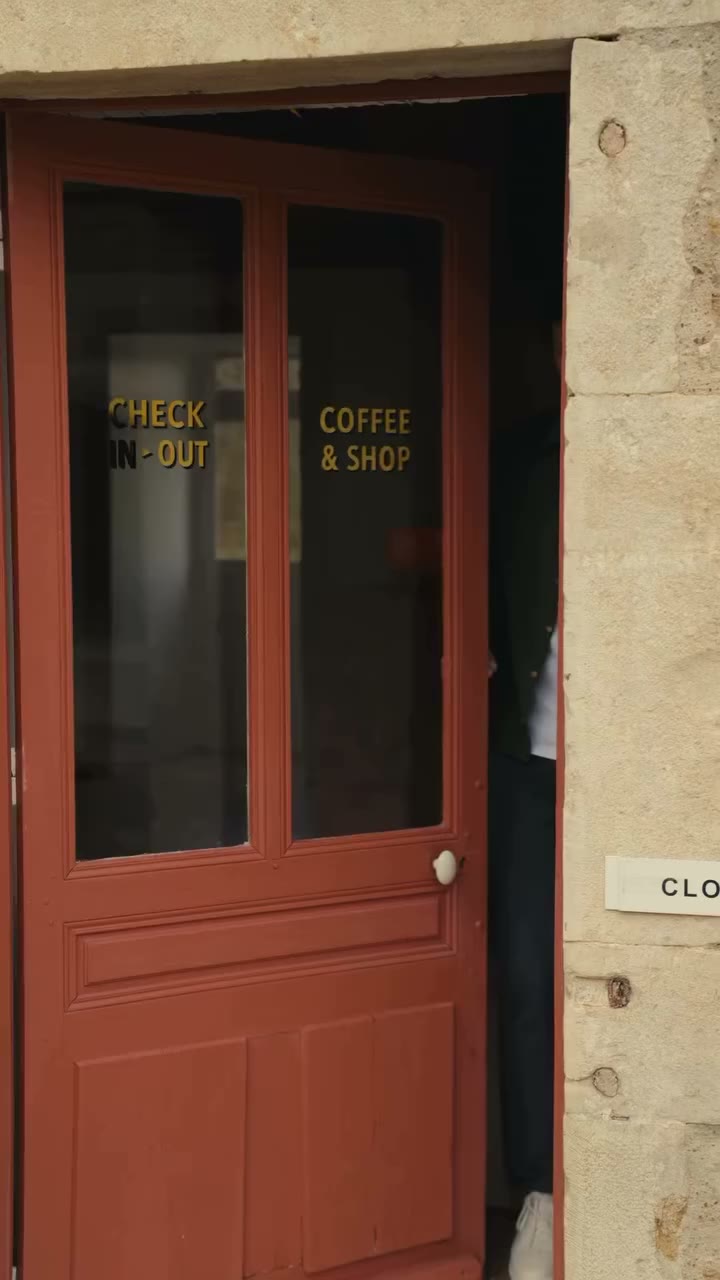 Sortir quelques minutes prendre l’air et profiter du soleil autour d’un café…