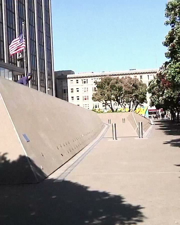 Enjoy @ezrasnyd3r footage from his @acetrucks part. Filmed by @rileydet4r.