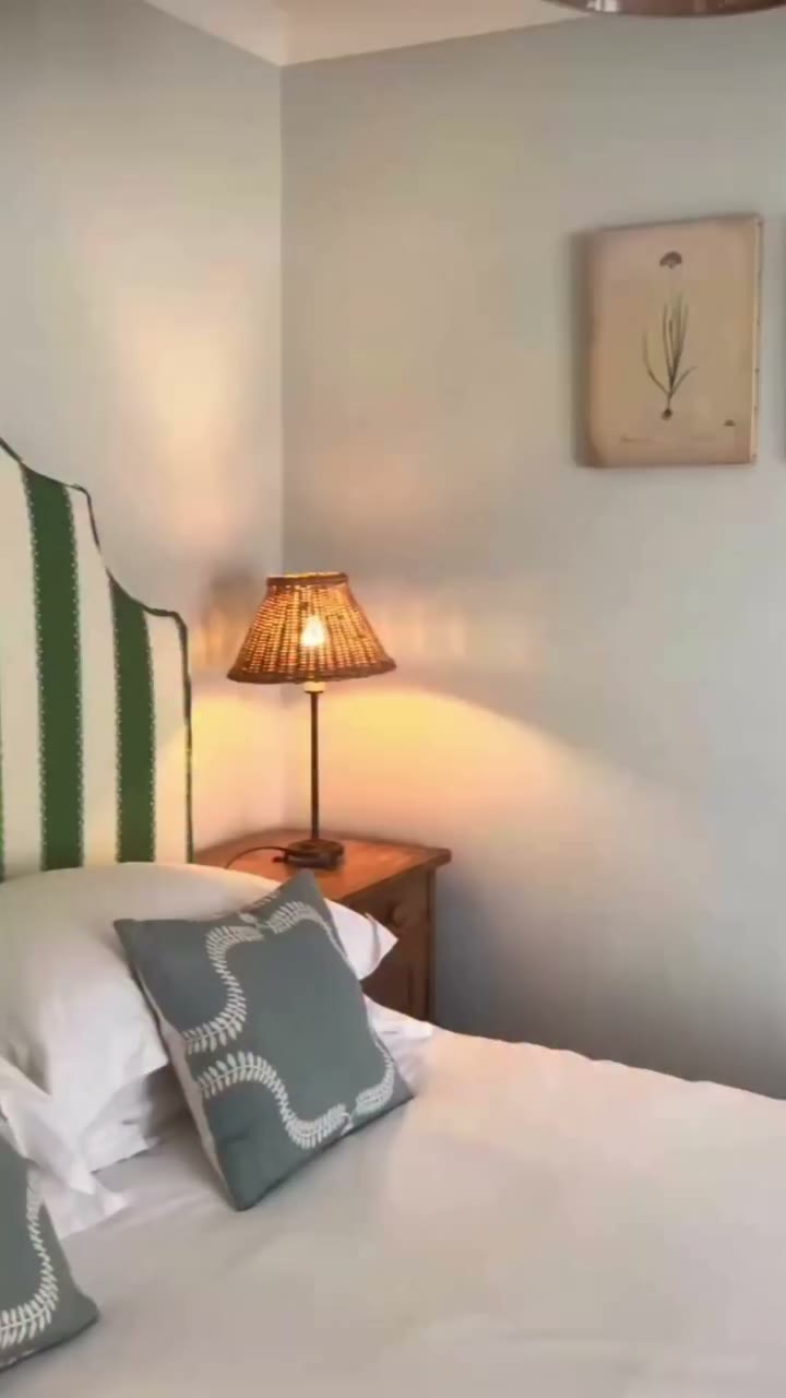 A headboard can completely change the feel of a room. @welsh_houseonthehill…